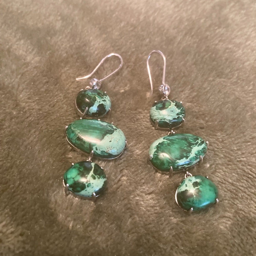 Earrings green stones